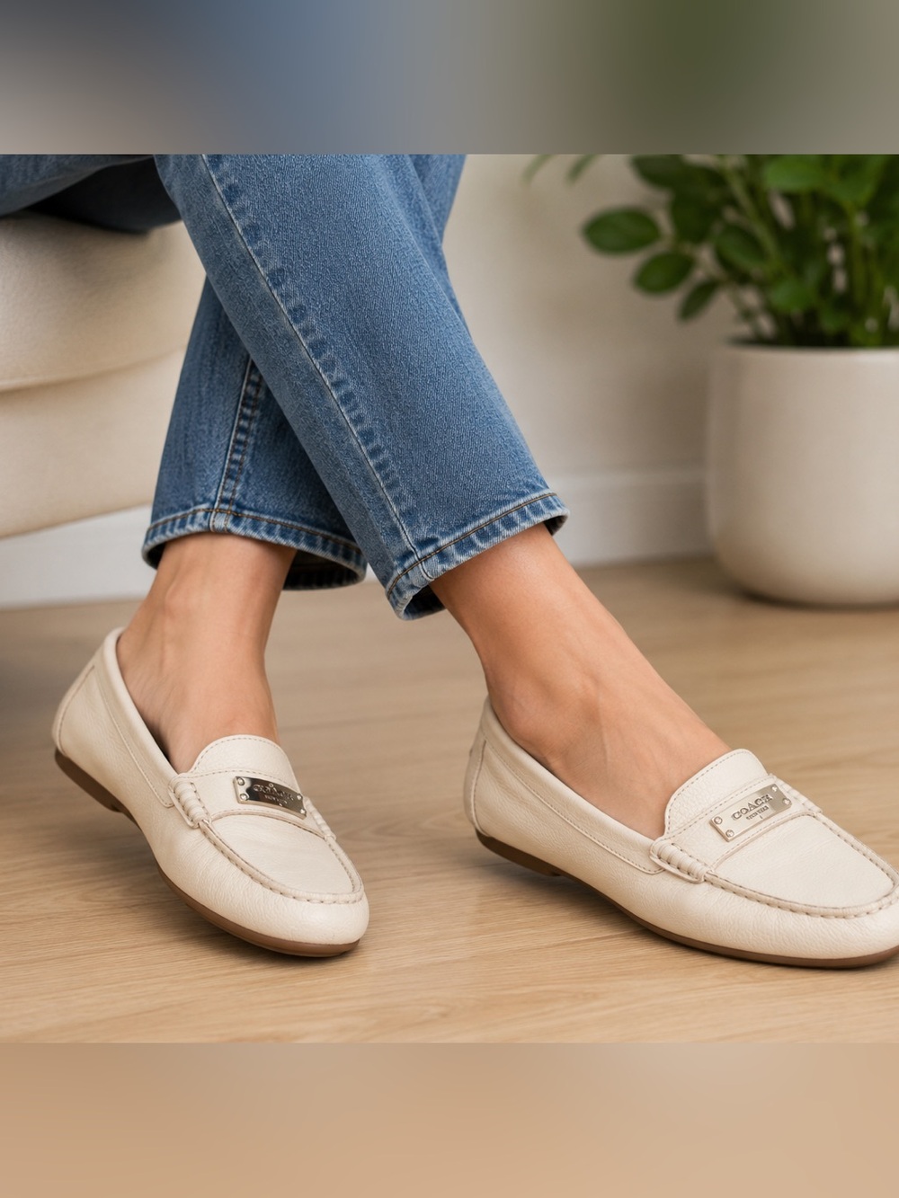 Coach Fredrica Cream Pebbled Leather Driving Loafers Flats Size 7.5